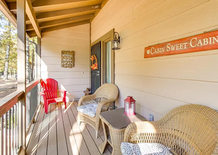 Spacious W/ Deck: 7 Mi To Show Low! * Indian Pine